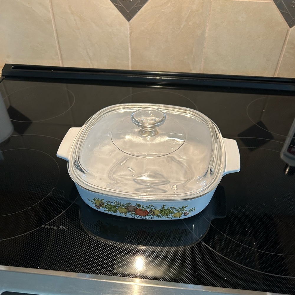 Vintage Corning Ware Casserole Baker Dish With Lid 1 1/2 L